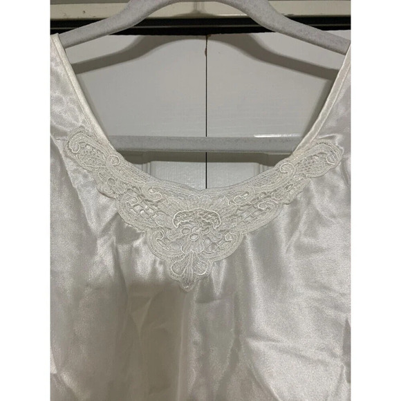 Vintage Escapades Ivory Silky Satin Cami Tank Top Applique Lace Medium (Q43) - Picture 3 of 8